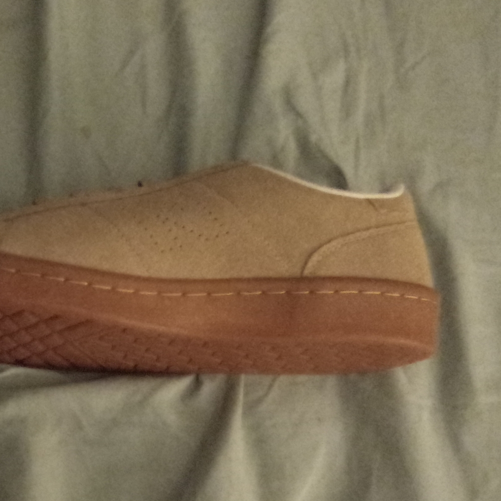 Shoes - Picture 3 of 4